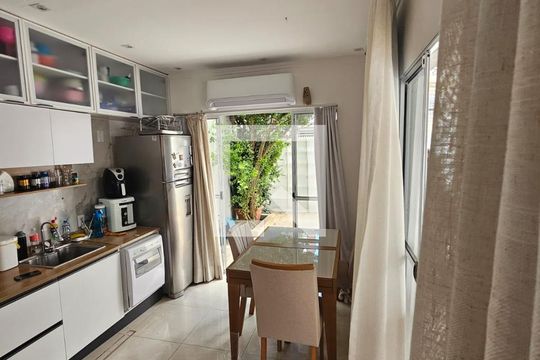 Cozinha de casa à venda com 2 quartos, 125m² em Santa Maria, Osasco