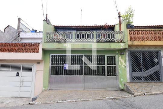 Fachada do imóvel - Placa instalada no portão de casa à venda com 2 quartos, 200m² em Parada Xv de Novembro, São Paulo