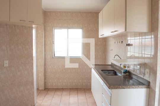 Cozinha de apartamento para alugar com 3 quartos, 124m² em Jardim Isafer, Sorocaba