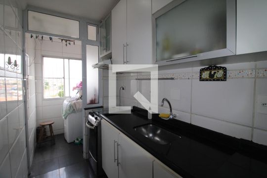 Cozinha de apartamento para alugar com 3 quartos, 56m² em Casa Verde Média, São Paulo