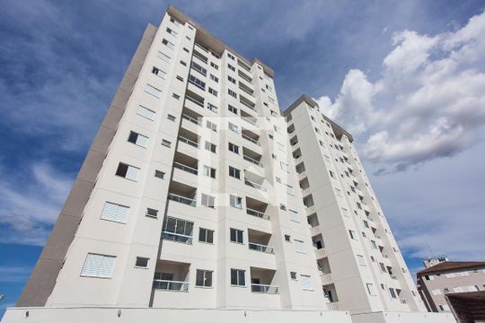 Fachada do Bloco de apartamento para alugar com 2 quartos, 60m² em Morumbi, Uberlândia