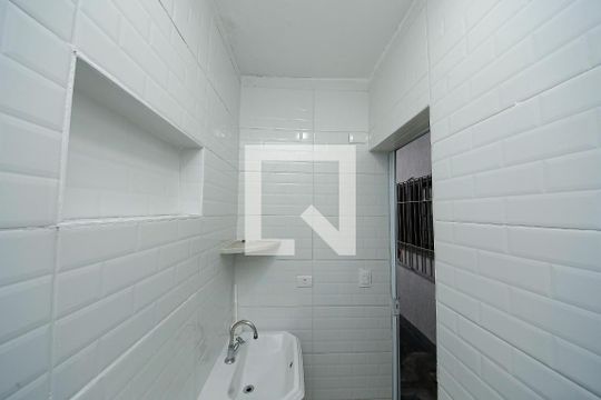 Banheiro de casa para alugar com 2 quartos, 110m² em Jardim Avelino, São Paulo