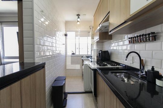 Cozinha de apartamento à venda com 2 quartos, 42m² em Vila Carmosina, São Paulo