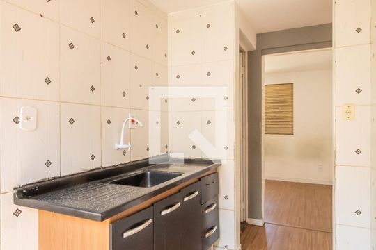 Cozinha de apartamento para alugar com 2 quartos, 52m² em Santa Maria, Osasco