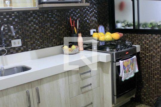 Cozinha de apartamento para alugar com 2 quartos, 70m² em Vila Rosalia, Guarulhos