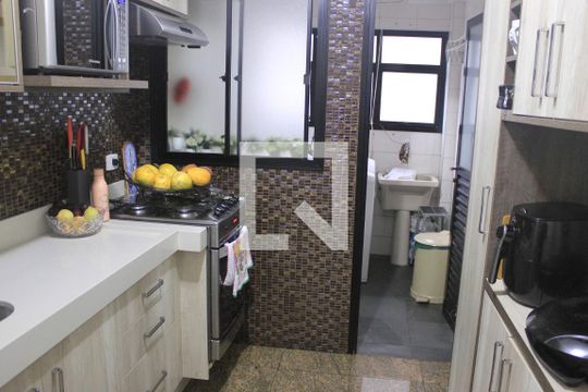 Cozinha de apartamento para alugar com 2 quartos, 70m² em Vila Rosalia, Guarulhos