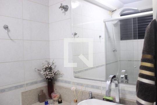 Banheiro 1 de apartamento para alugar com 2 quartos, 70m² em Vila Rosalia, Guarulhos
