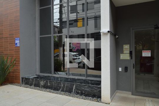 Plaquinha + Fachada de kitnet/studio para alugar com 1 quarto, 25m² em Vila Mariana, São Paulo