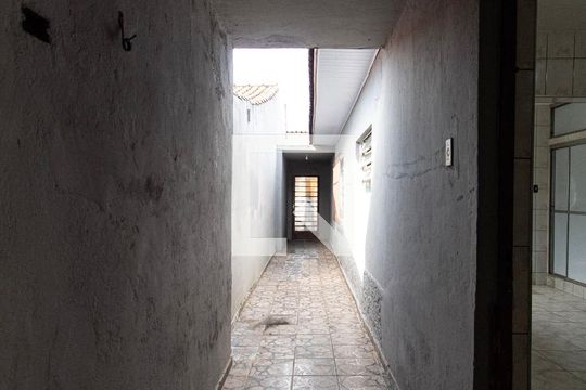 Corredor de casa para alugar com 8 quartos, 250m² em Jardim Maria do Carmo, Sorocaba