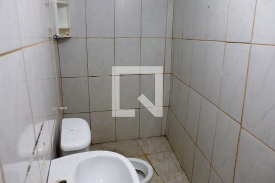 Banheiro 1 de casa à venda com 2 quartos, 70m² em São Pedro, Osasco