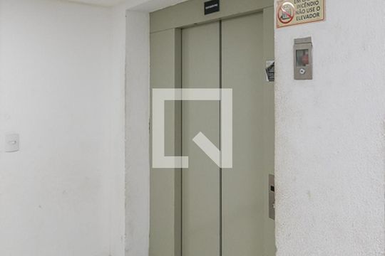 Área comum - Hall do elevador de apartamento para alugar com 2 quartos, 47m² em Vaz Lobo, Rio de Janeiro