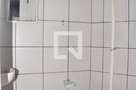 Banheiro Social de casa para alugar com 1 quarto, 44m² em Vila Cavaton, São Paulo