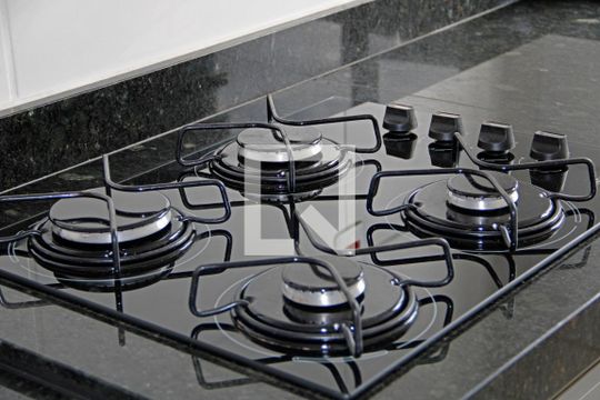 Cozinha de apartamento para alugar com 2 quartos, 53m² em Dos Ortizes, Valinhos
