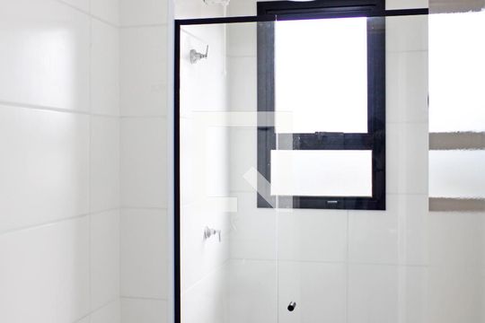 Banheiro de apartamento para alugar com 2 quartos, 53m² em Dos Ortizes, Valinhos