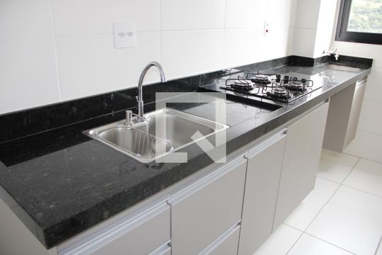 Cozinha de apartamento para alugar com 2 quartos, 53m² em Dos Ortizes, Valinhos