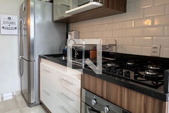Cozinha de apartamento para alugar com 2 quartos, 54m² em Jardim Belval, Barueri