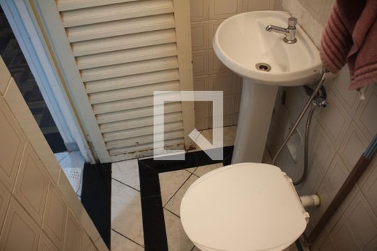 Banheiro 2 de casa à venda com 3 quartos, 180m² em Jk, Contagem
