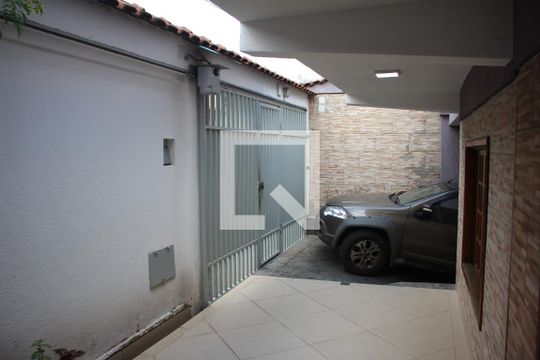 Quintal de casa à venda com 3 quartos, 180m² em Jk, Contagem