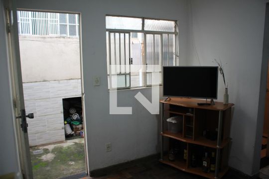 Sala 2 de casa à venda com 3 quartos, 180m² em Jk, Contagem