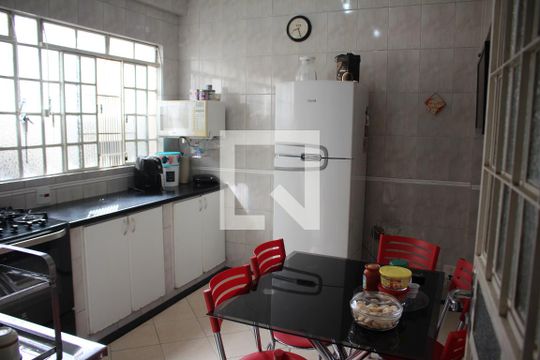 Cozinha de casa à venda com 3 quartos, 180m² em Jk, Contagem