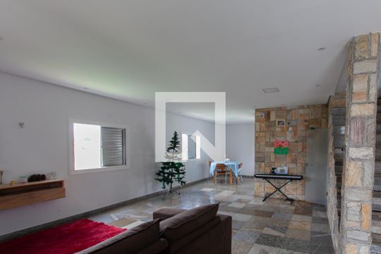 Casa à venda com 3 quartos, 180m² em Planalto, Belo Horizonte