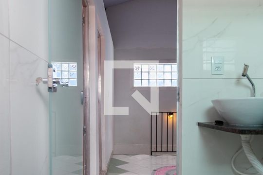 Banheiro Social de casa à venda com 3 quartos, 180m² em Planalto, Belo Horizonte