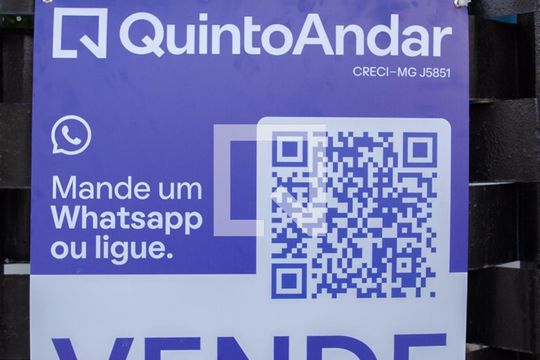 Plaquinha Instalada de casa à venda com 3 quartos, 180m² em Planalto, Belo Horizonte