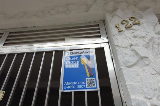 Plaquinha de casa para alugar com 1 quarto, 45m² em Jardim Lourdes (zona Sul), São Paulo