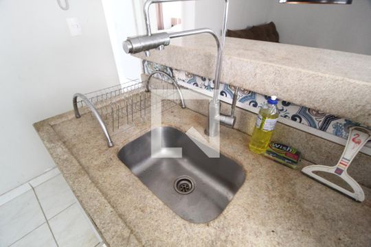 Cozinha de apartamento para alugar com 2 quartos, 45m² em Shopping Park, Uberlândia