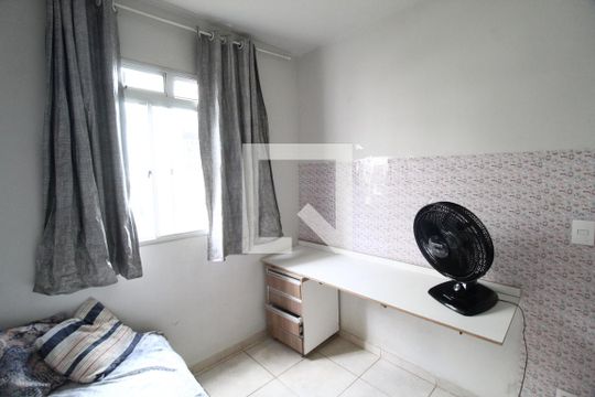 Quarto 1 de apartamento para alugar com 2 quartos, 45m² em Shopping Park, Uberlândia