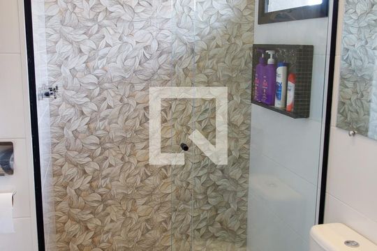 Banheiro de apartamento à venda com 1 quarto, 32m² em Centro, Osasco