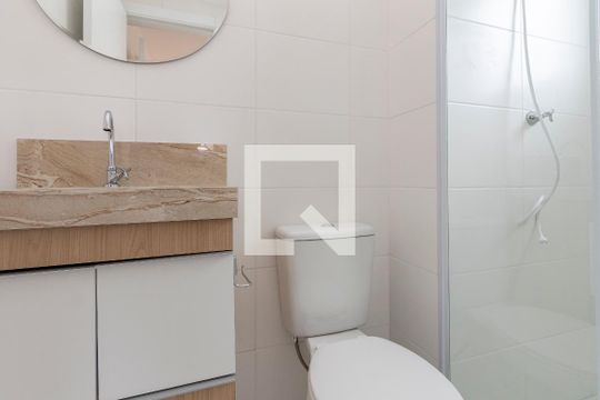 Banheiro de apartamento para alugar com 1 quarto, 28m² em Jardim Caravelas, São Paulo
