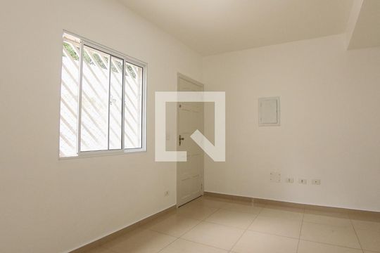 Casa de Condomínio para alugar com 3 quartos, 80m² em Vila Bela, São Paulo