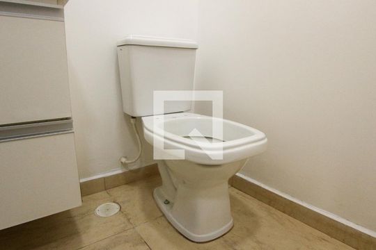 Banheiro 3 de casa de condomínio para alugar com 3 quartos, 80m² em Vila Bela, São Paulo