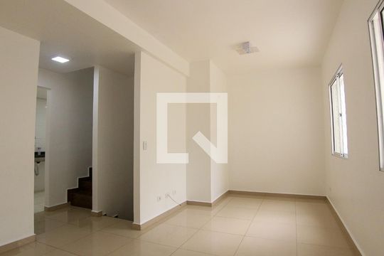 Sala de casa de condomínio para alugar com 3 quartos, 80m² em Vila Bela, São Paulo