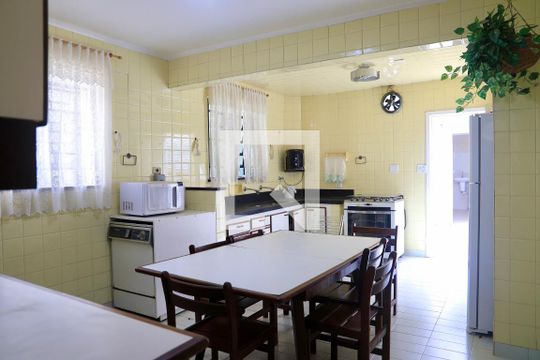 Cozinha de casa à venda com 3 quartos, 320m² em Mirandópolis, São Paulo