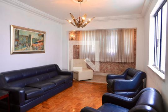 Casa à venda com 3 quartos, 320m² em Mirandópolis, São Paulo