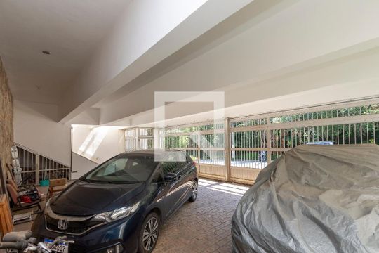 Garagem de casa à venda com 3 quartos, 400m² em Jardim dos Estados, São Paulo
