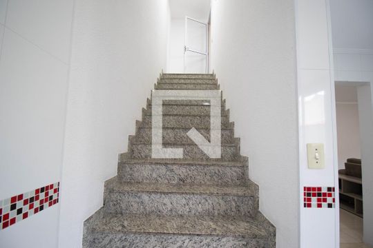 Escada de apartamento à venda com 3 quartos, 200m² em Vila Helena, Santo André