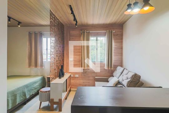 Kitnet/Studio para alugar com 1 quarto, 25m² em Jardim Ivana, São Paulo