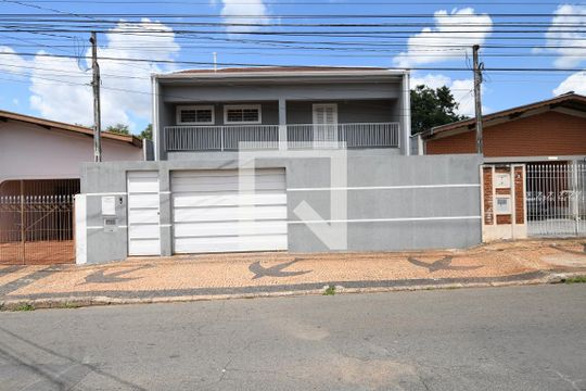 Fachada de casa à venda com 4 quartos, 300m² em Parque Taquaral, Campinas