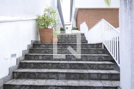 Entrada de casa à venda com 3 quartos, 130m² em Jardim da Gloria, São Paulo