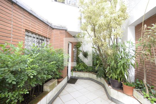 Entrada de casa à venda com 3 quartos, 130m² em Jardim da Gloria, São Paulo