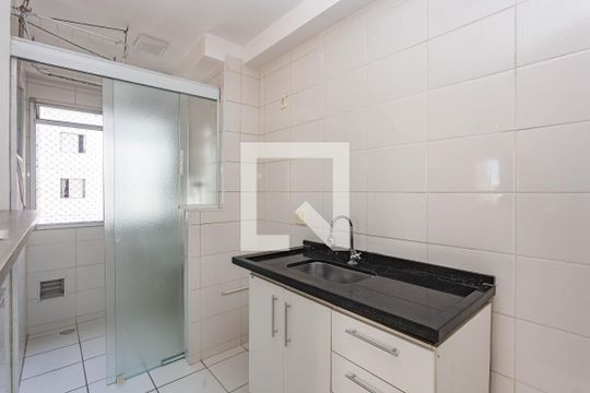 Cozinha de apartamento à venda com 2 quartos, 63m² em Parque Bristol, São Paulo
