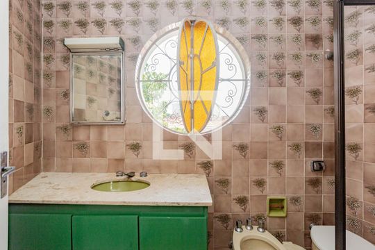 Banheiro de casa à venda com 3 quartos, 157m² em Vila Brasilina, São Paulo