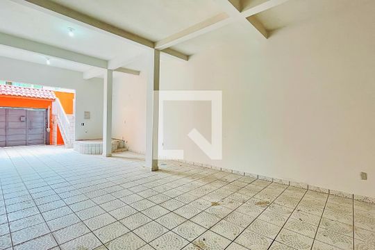 Garagem de casa à venda com 3 quartos, 237m² em Parque Continental Ii, Guarulhos