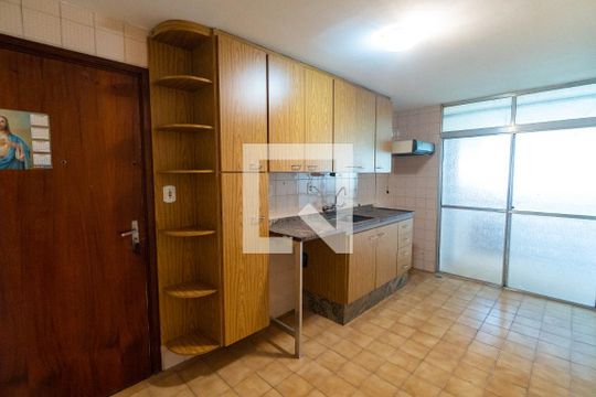 Cozinha de apartamento para alugar com 2 quartos, 72m² em Vila Mascote, São Paulo