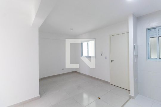 Sala de apartamento para alugar com 2 quartos, 45m² em Itaquera, São Paulo