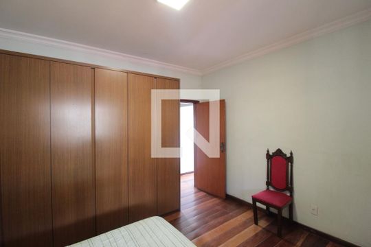 Suite de casa à venda com 6 quartos, 358m² em São João Batista, Belo Horizonte