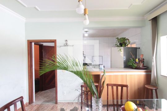 Copa de casa à venda com 6 quartos, 358m² em São João Batista, Belo Horizonte